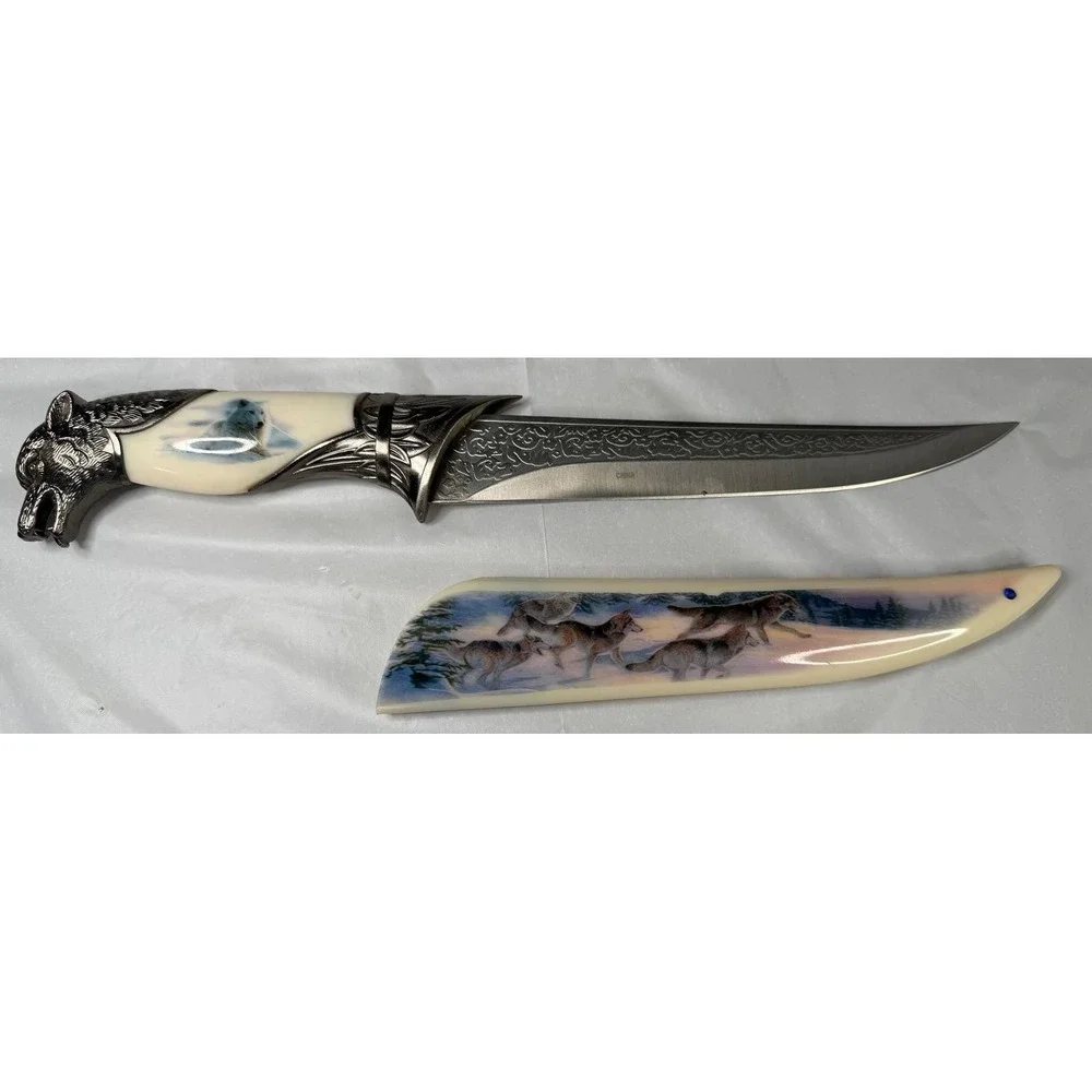 Wolf Pack Decorative Collector Knife with Wolf Head Pommel & Winter Scene Sheath